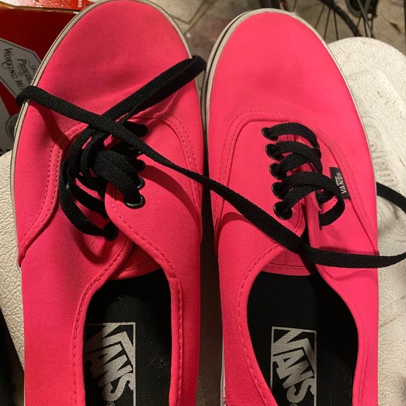 Vans - Picture 1 of 3
